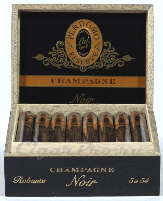 Perdomo Reserve 10th Anniversary Champagne Noir Robusto